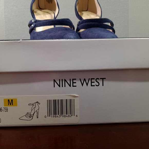NAVY TAHIRO  NINE WEST size 9 - Picture 7 of 10